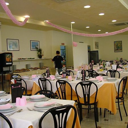 Hotel Madrid Rimini Eksteriør bilde