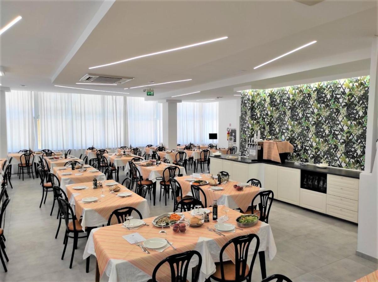 Hotel Madrid Rimini Eksteriør bilde