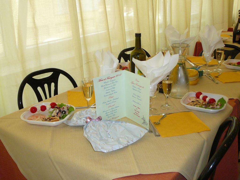 Hotel Madrid Rimini Eksteriør bilde