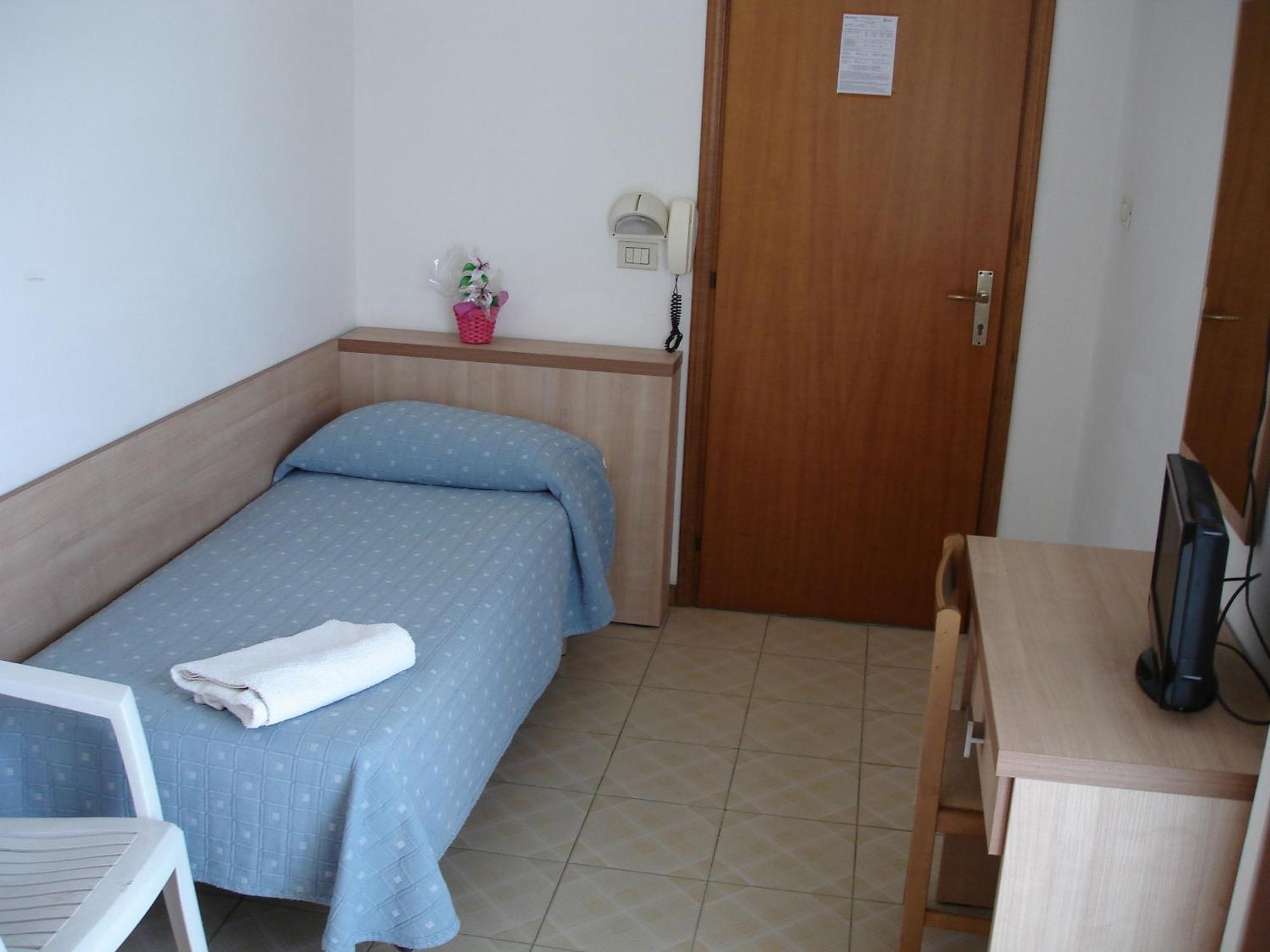 Hotel Madrid Rimini Eksteriør bilde
