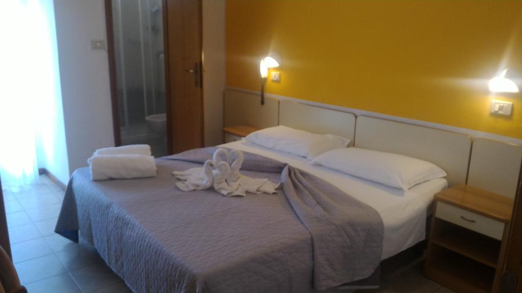 Hotel Madrid Rimini Eksteriør bilde
