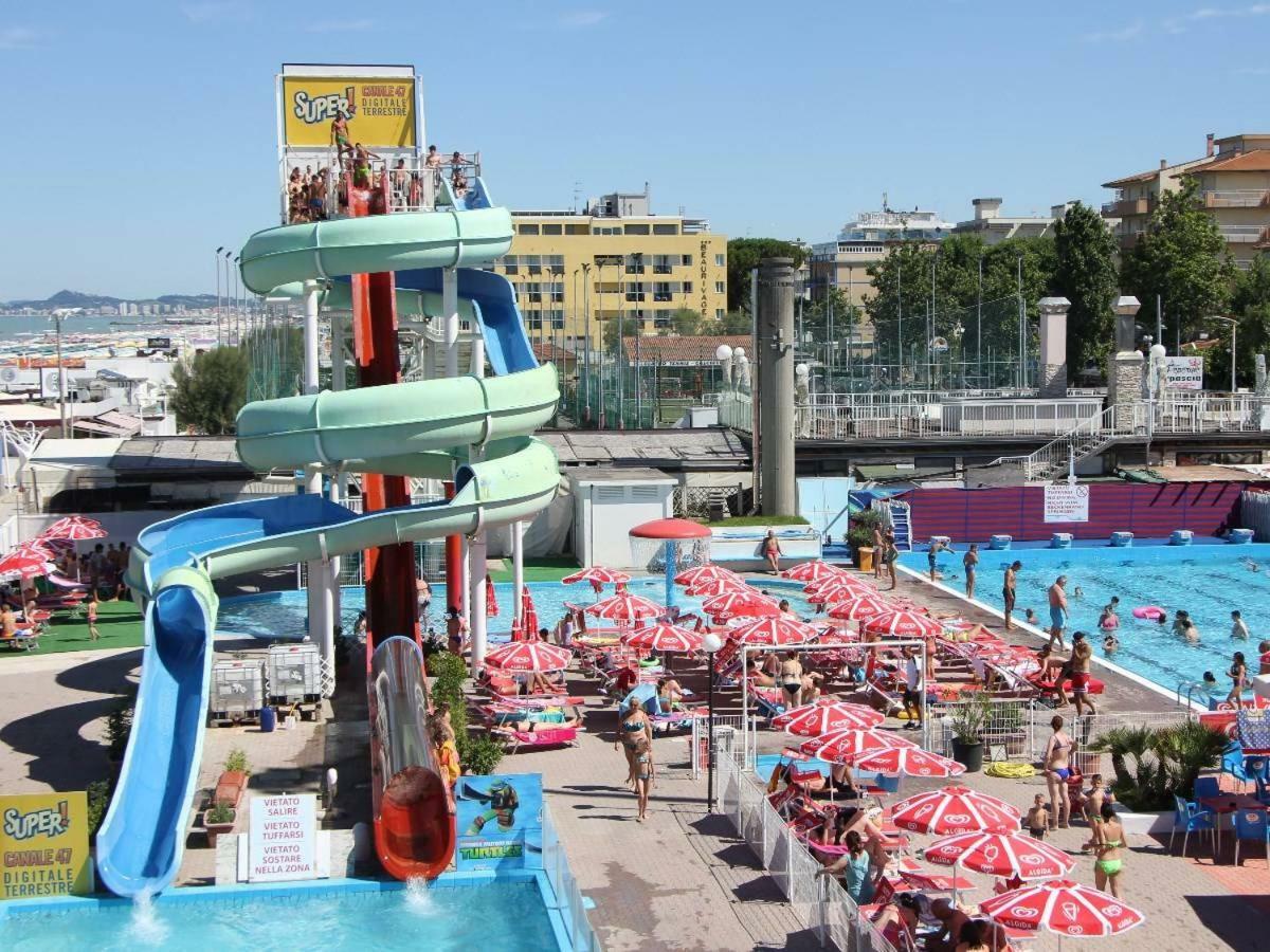 Hotel Madrid Rimini Eksteriør bilde
