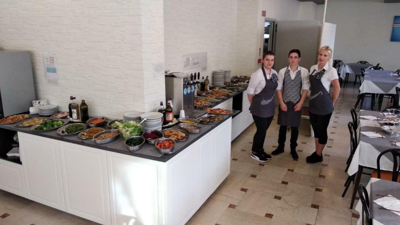 Hotel Madrid Rimini Eksteriør bilde