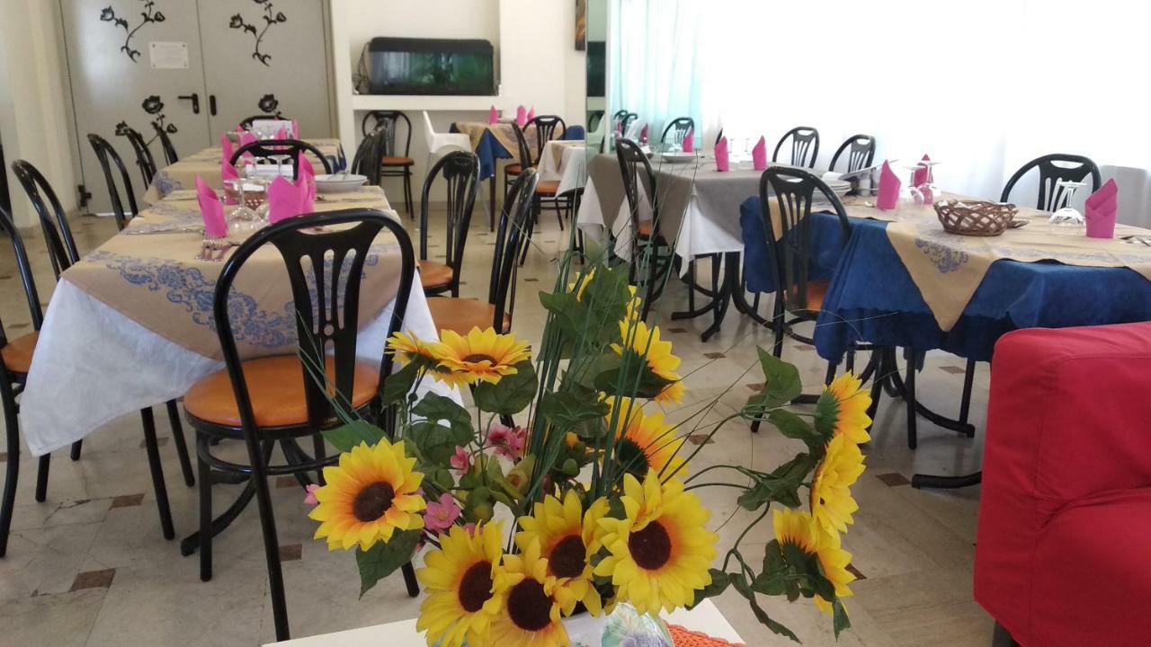 Hotel Madrid Rimini Eksteriør bilde